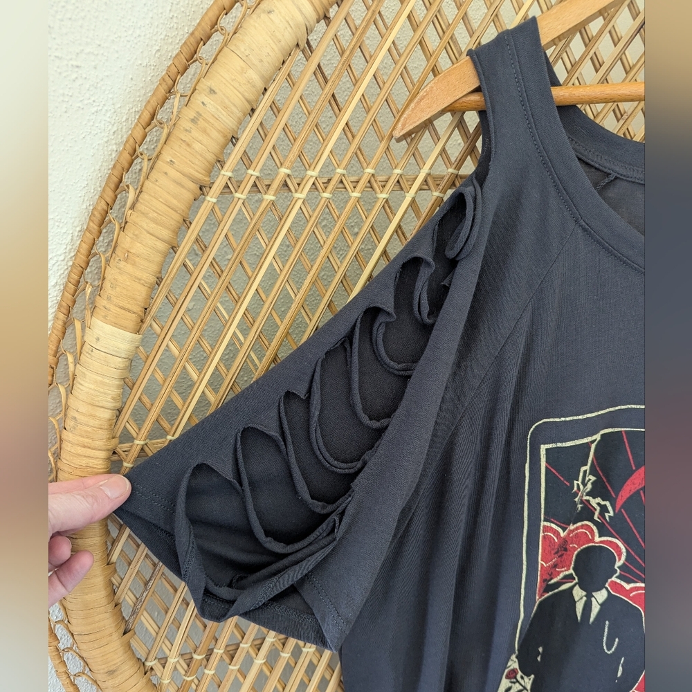 Torrid The Addams Family The Lovers Tarot Card Distressed Off The Shoulder Shirt - Picture 3 of 4